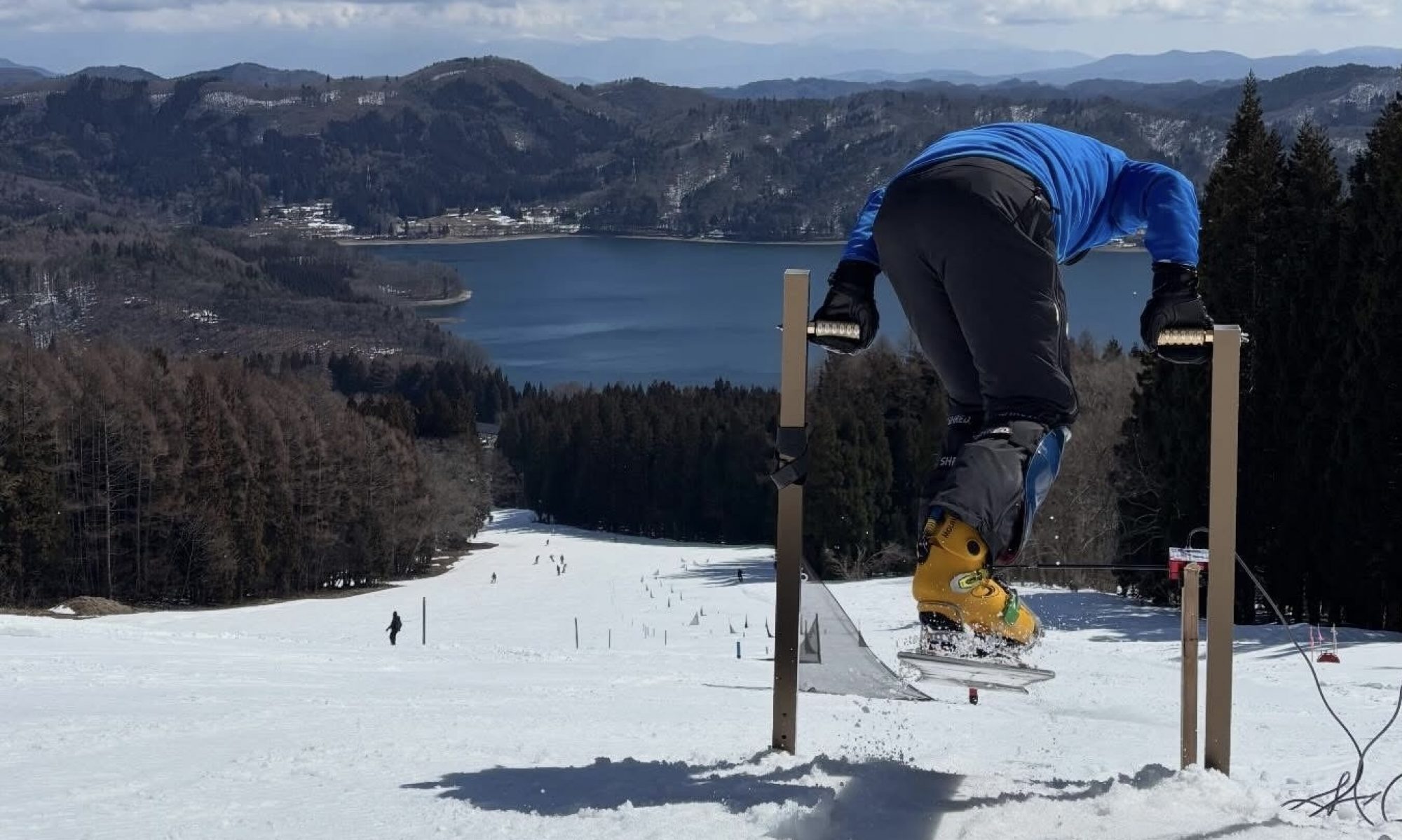 AZプロスノーボーディングスクール